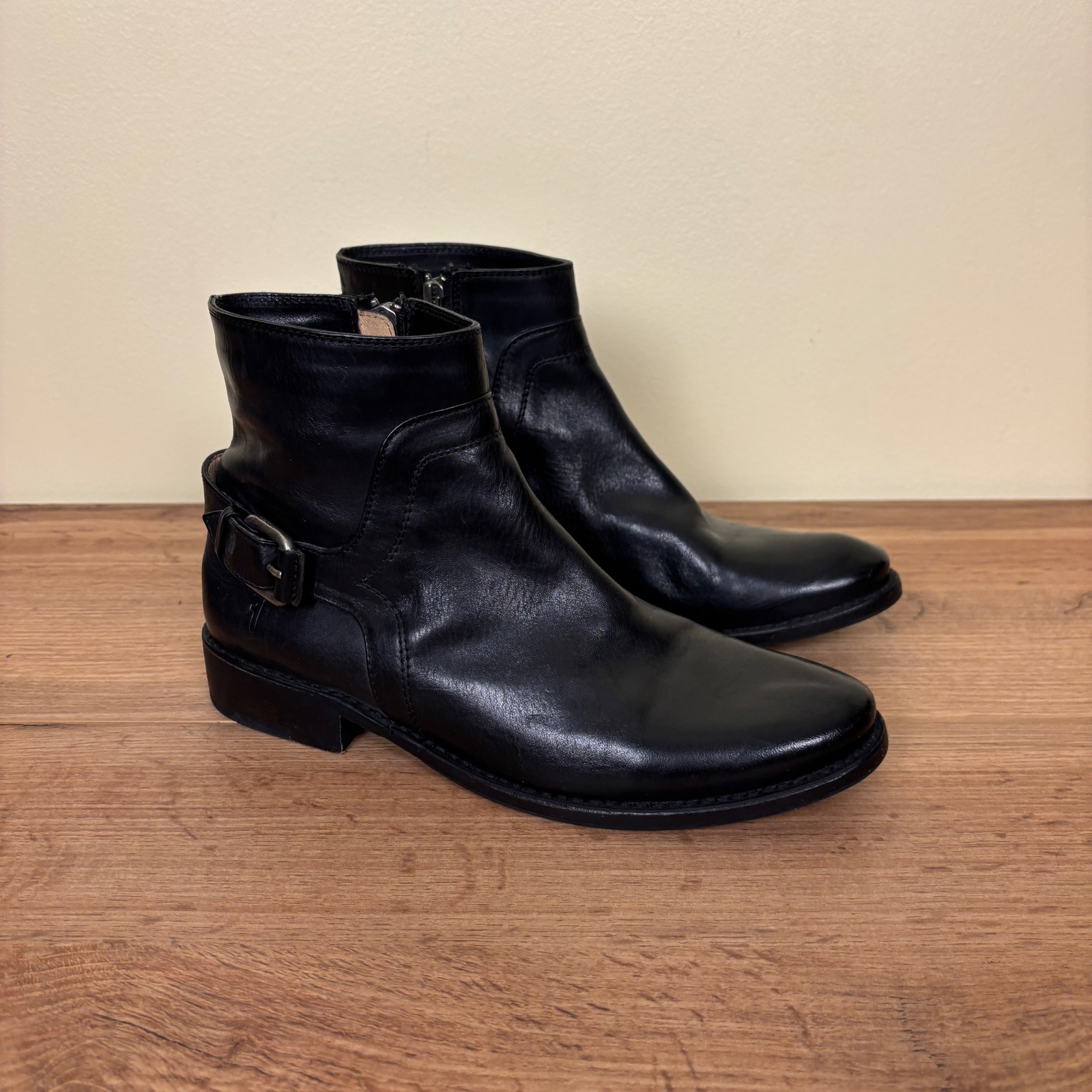 Frye Shirley Shield Short Ankle Boots Black Women Size 7 Leather Buckle Low Heel